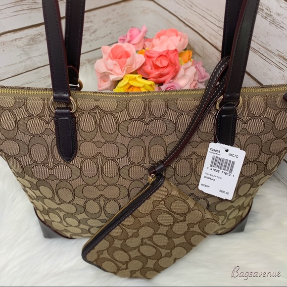 Coach signature khaki zip tote matching wristlet - Picture 4 of 8